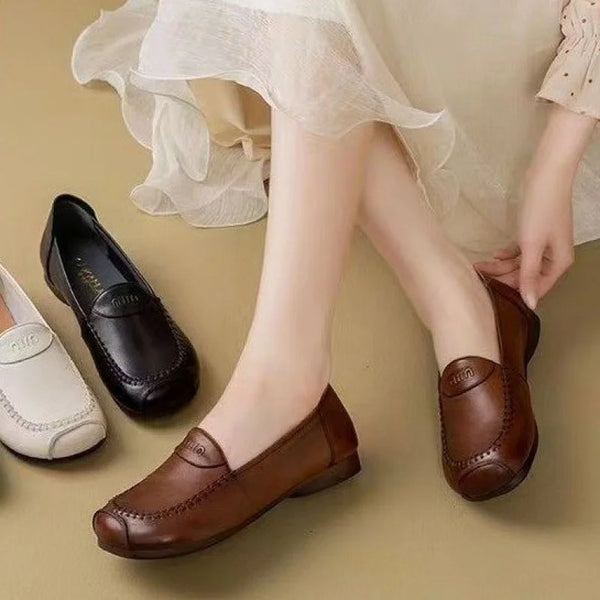 2025Autumn New Style Mom's Soft Leather Soft Sole Shallow Mouth Slip-On Comfortable Women's Shoes